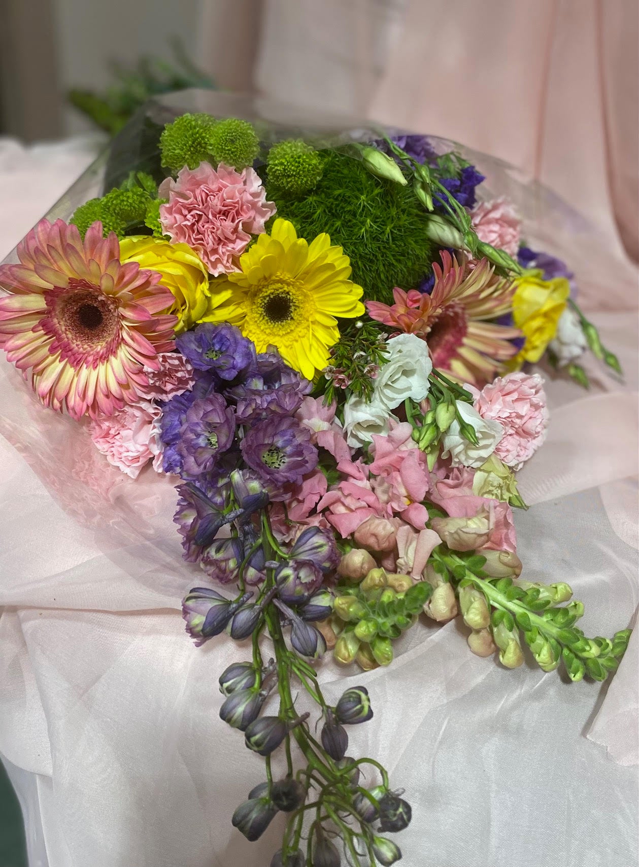 Market Flowers (Hand-Tied & Fresh)